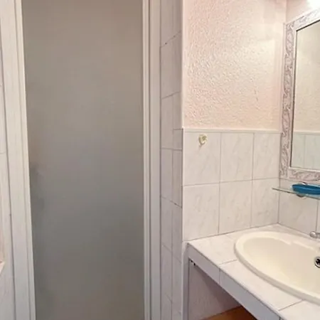 Apartment Confortable Pour 4 Pers, Acces Plage, Parking Securise - Fr-1-529-87 *